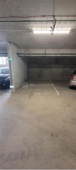 parking à la location -   33520  BRUGES, surface 0 m2 location parking - UBI454397444